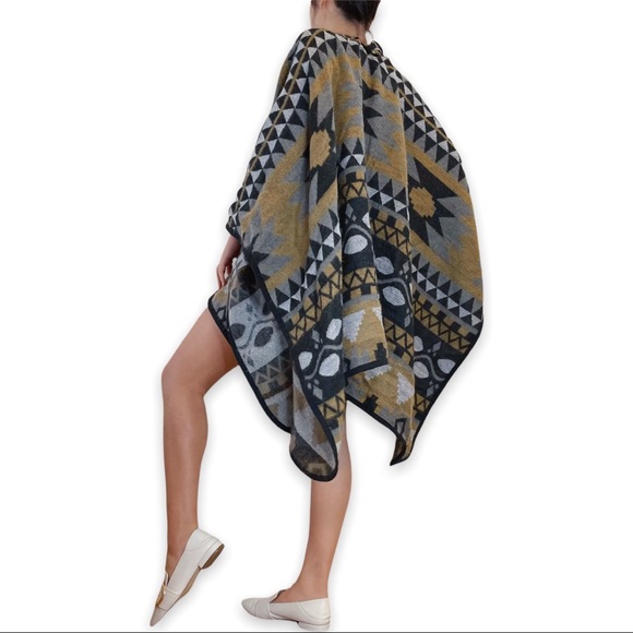 Cabin Fever Aztec Geometric Pattern Wrap Blanket Cape Poncho Jacket One size - Picture 14 of 16